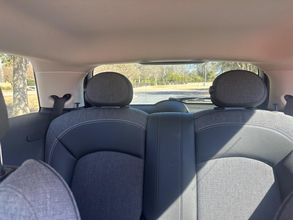 2015 MINI Hardtop Hatchback - $9,900