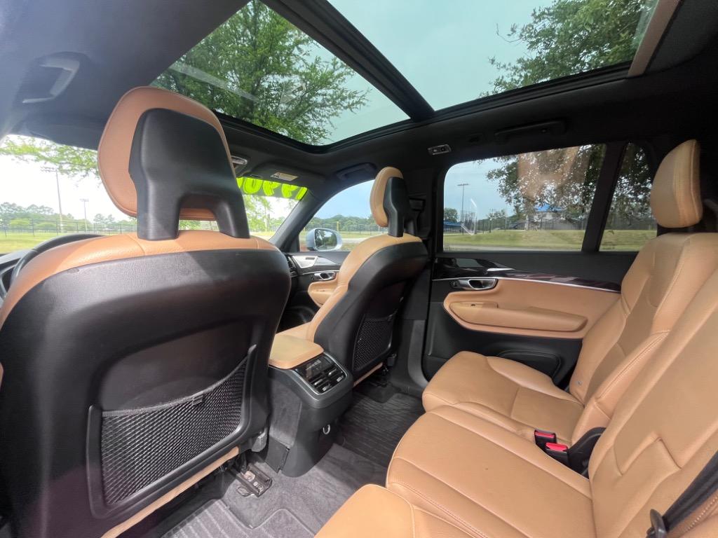 2018 Volvo XC90 T6 - Momentum Plus photo