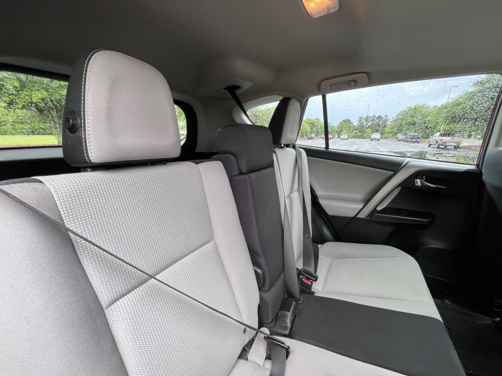 2018 Toyota RAV4 XLE 20