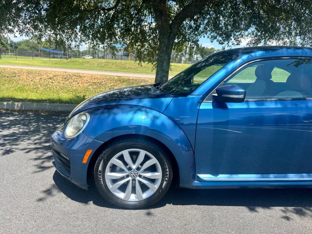 2017 Volkswagen Beetle Classic 2