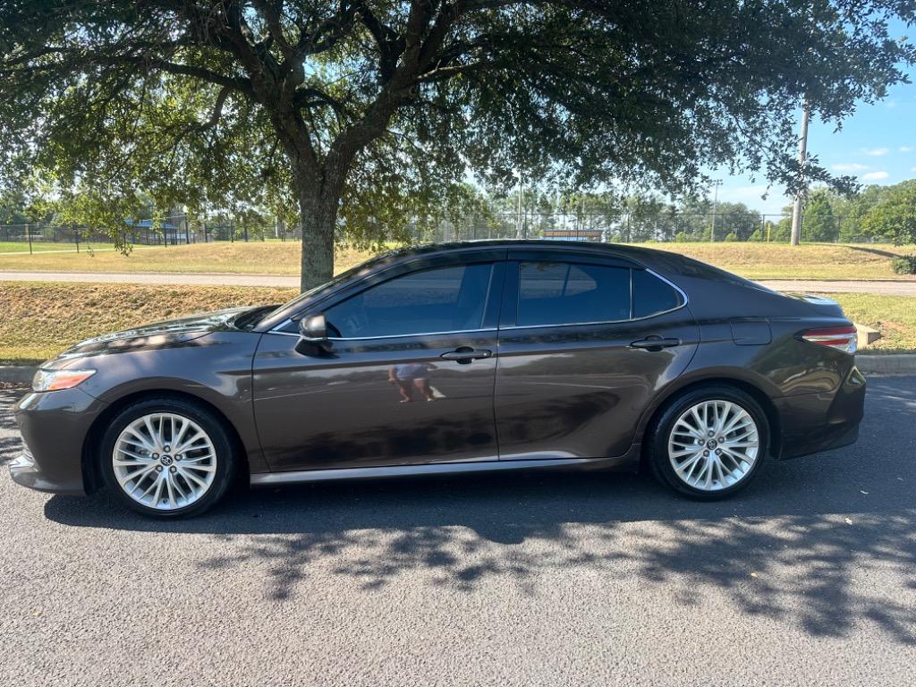 2018 Toyota Camry XLE 4
