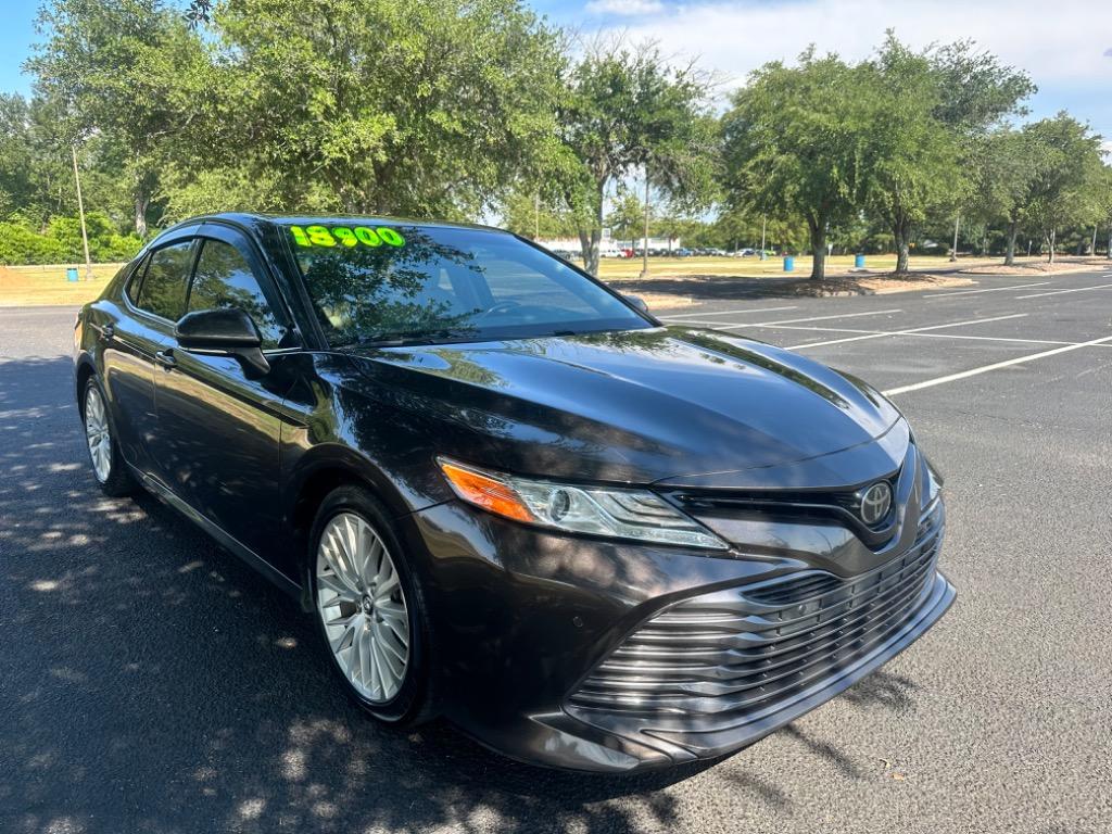 2018 Toyota Camry XLE 23