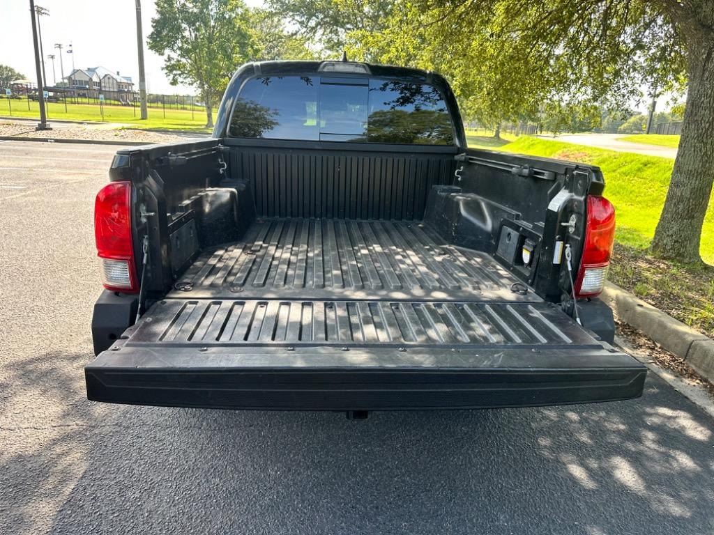 2017 Toyota Tacoma TRD SPORT  16