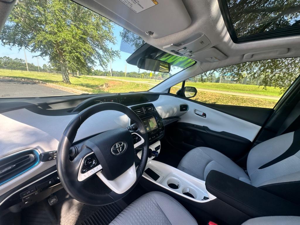 2016 Toyota Prius  6