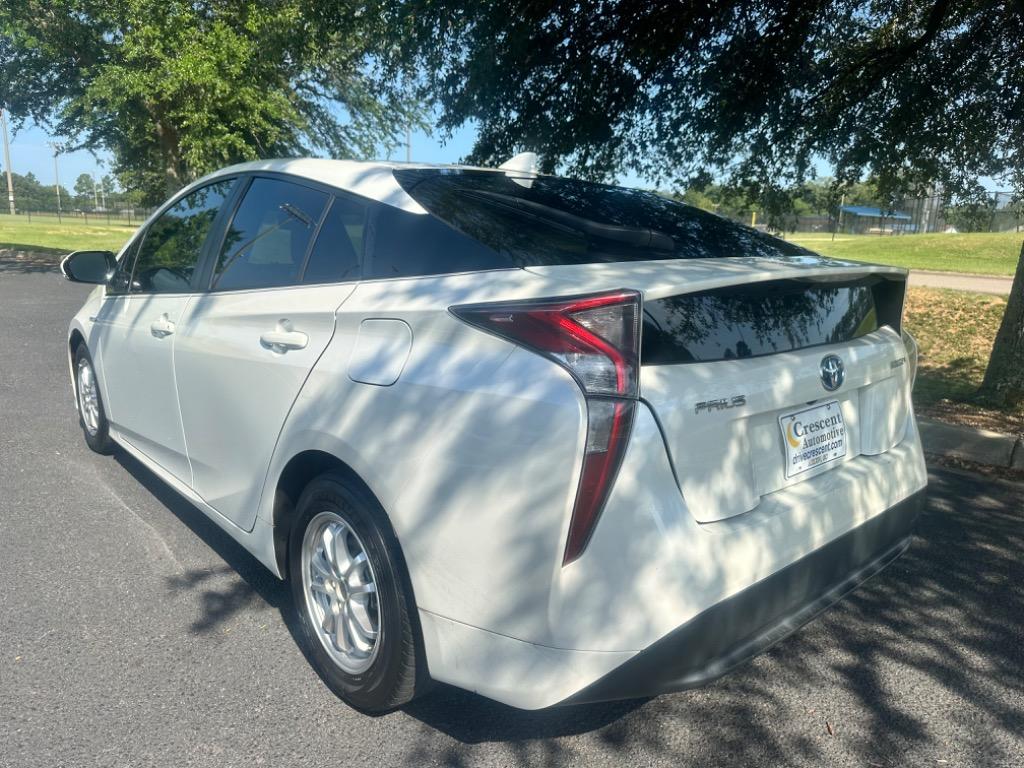 2016 Toyota Prius  14