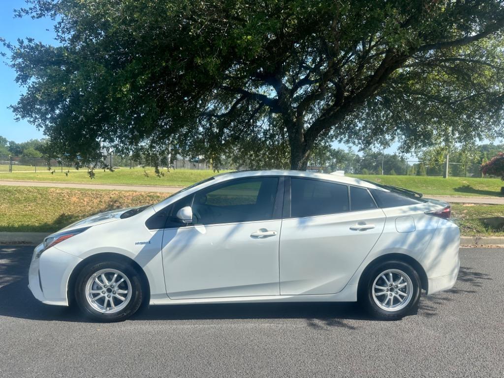 2016 Toyota Prius  4