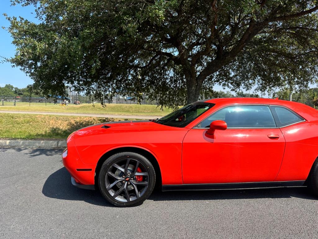 2019 Dodge Challenger SXT PLUS 2