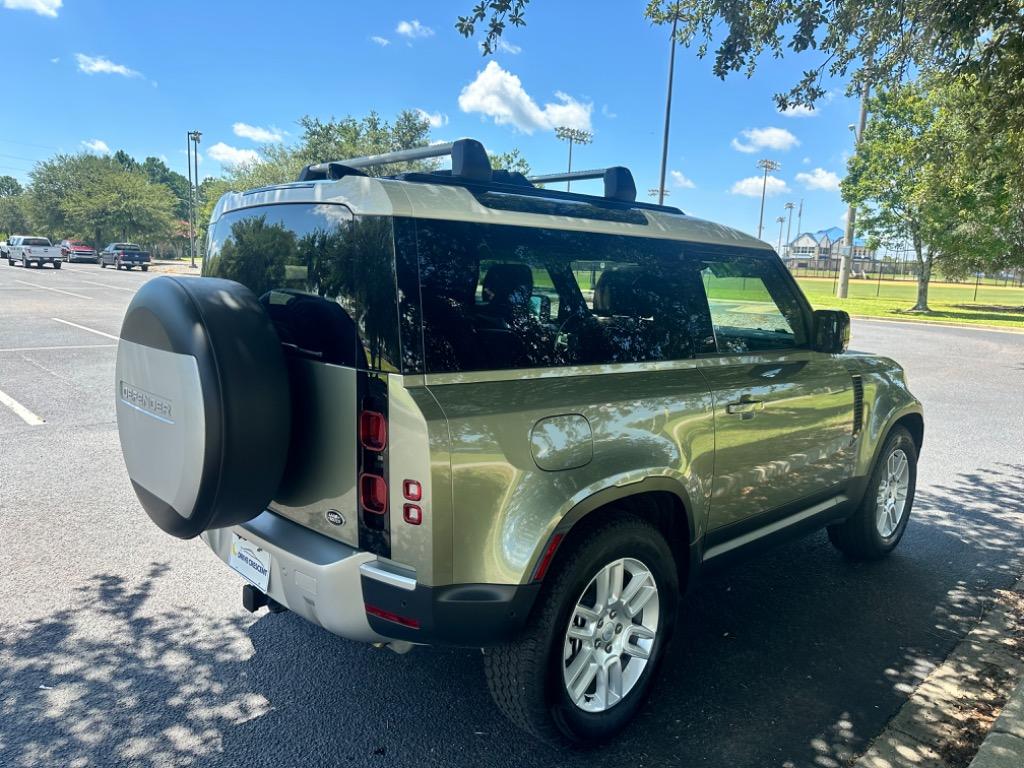 2021 Land Rover Defender 90 First Edition 16