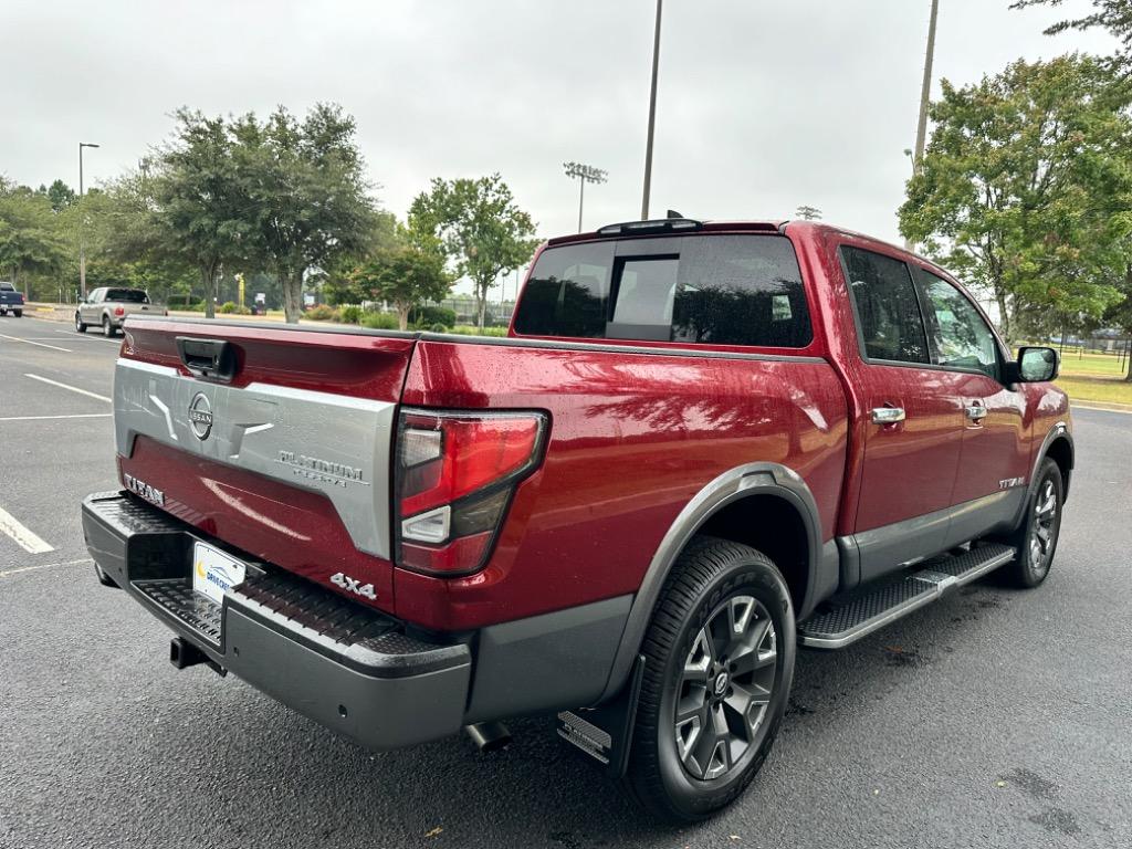 2023 Nissan Titan Platinum Reserve  17