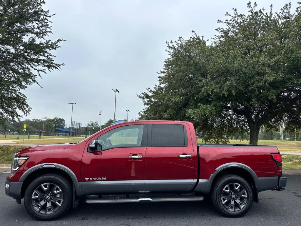 2023 Nissan Titan Platinum Reserve  4