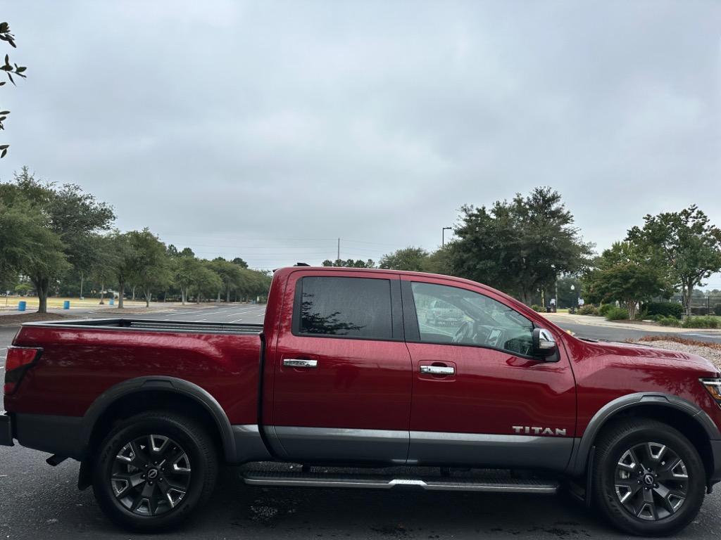 2023 Nissan Titan Platinum Reserve  18