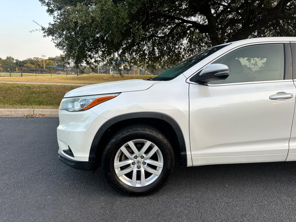 2015 Toyota Highlander LE 2