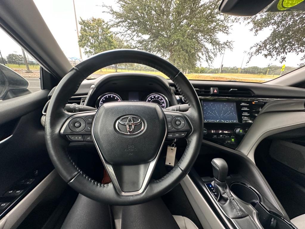 2019 Toyota Camry SE 7