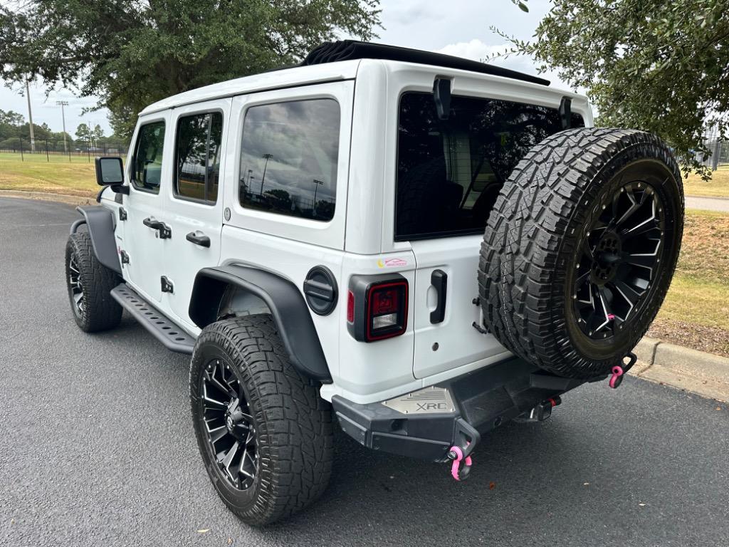 2020 Jeep Wrangler Unlimited Sahara 13