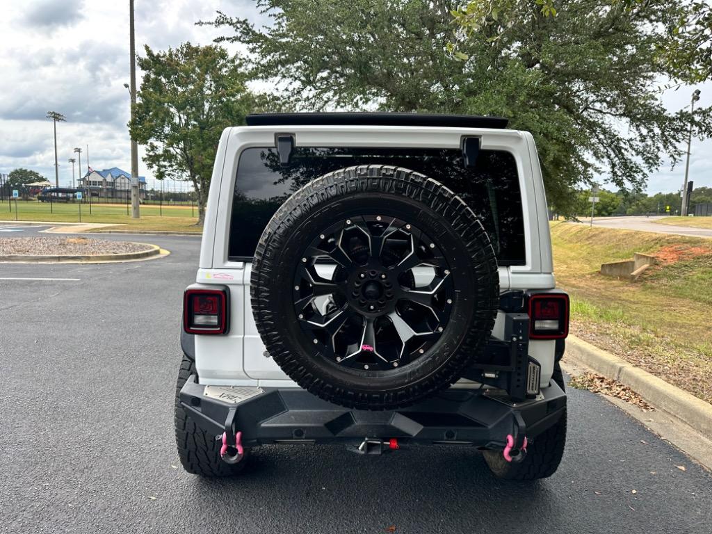 2020 Jeep Wrangler Unlimited Sahara 14