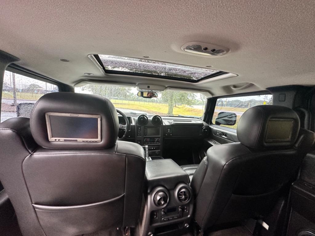 2006 Hummer H2 SUT  Luxury  14