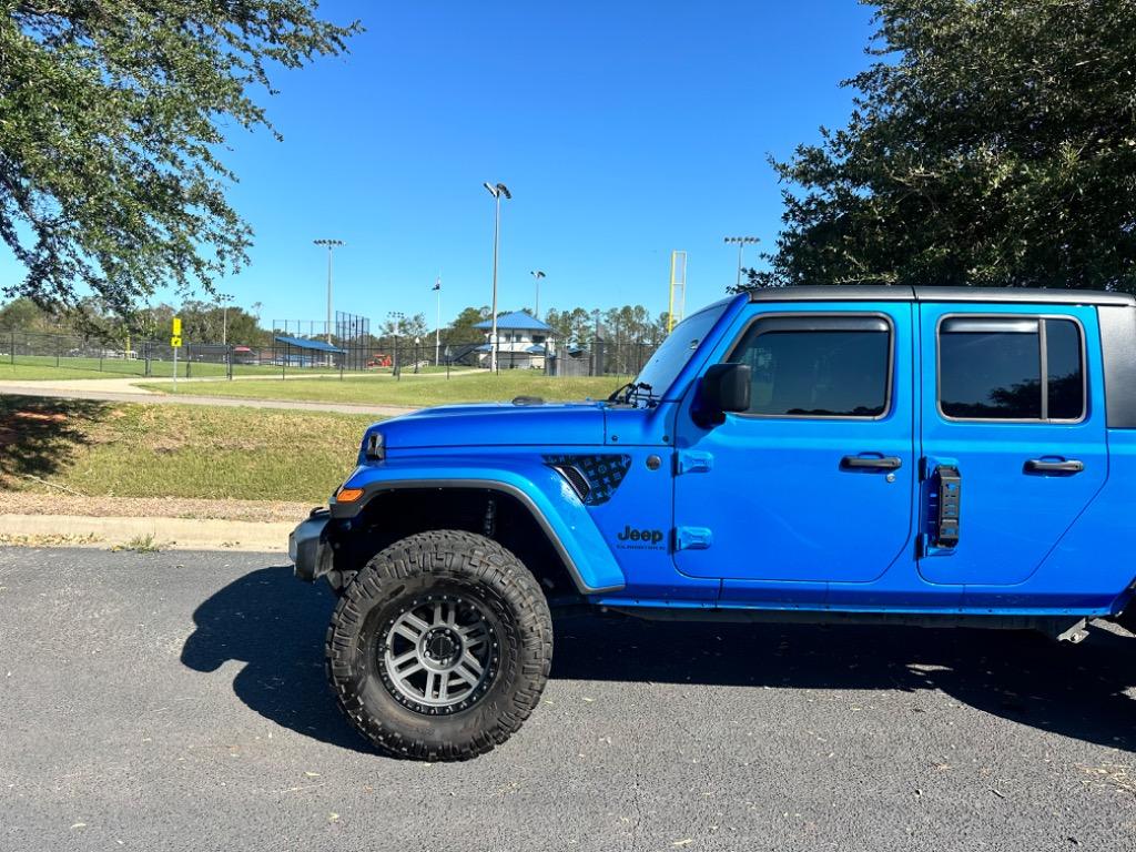 2023 Jeep Gladiator Sport 2