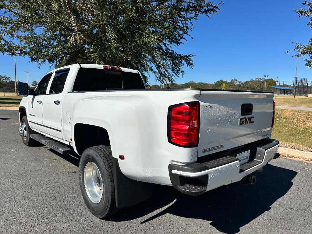 2017 GMC Sierra 3500 Denali 13