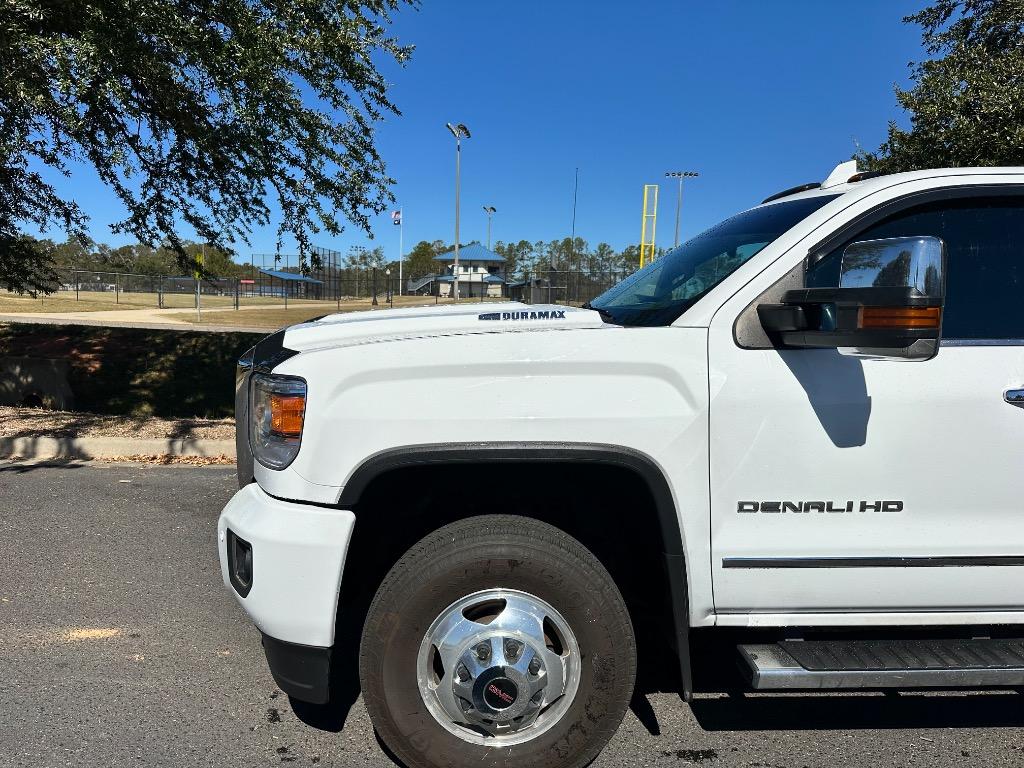 2017 GMC Sierra 3500 Denali 2