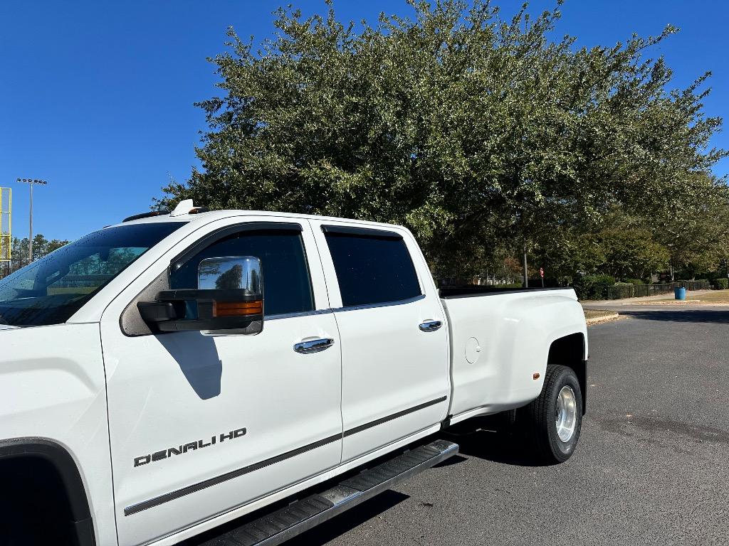 2017 GMC Sierra 3500 Denali 3