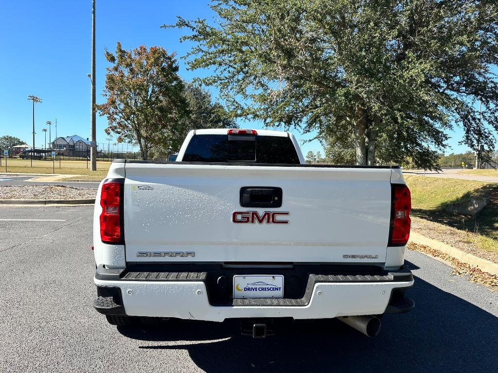 2017 GMC Sierra 3500 Denali 14