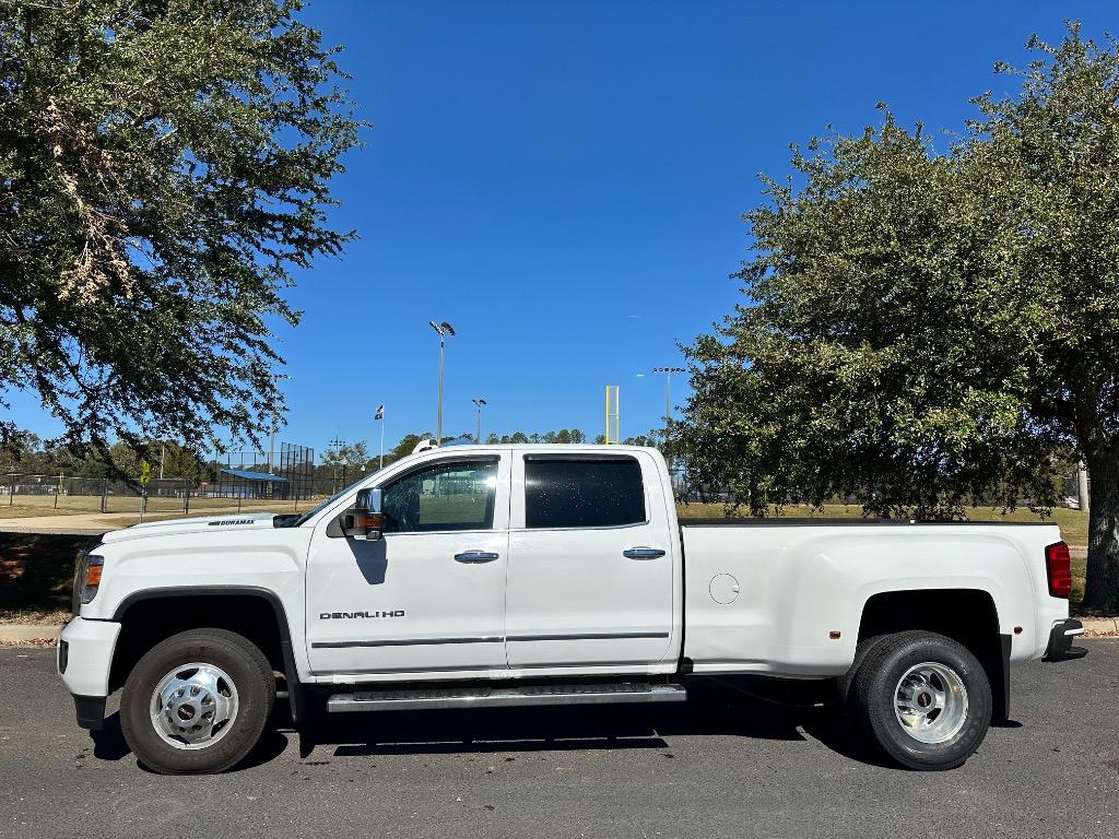 2017 GMC Sierra 3500 Denali 4