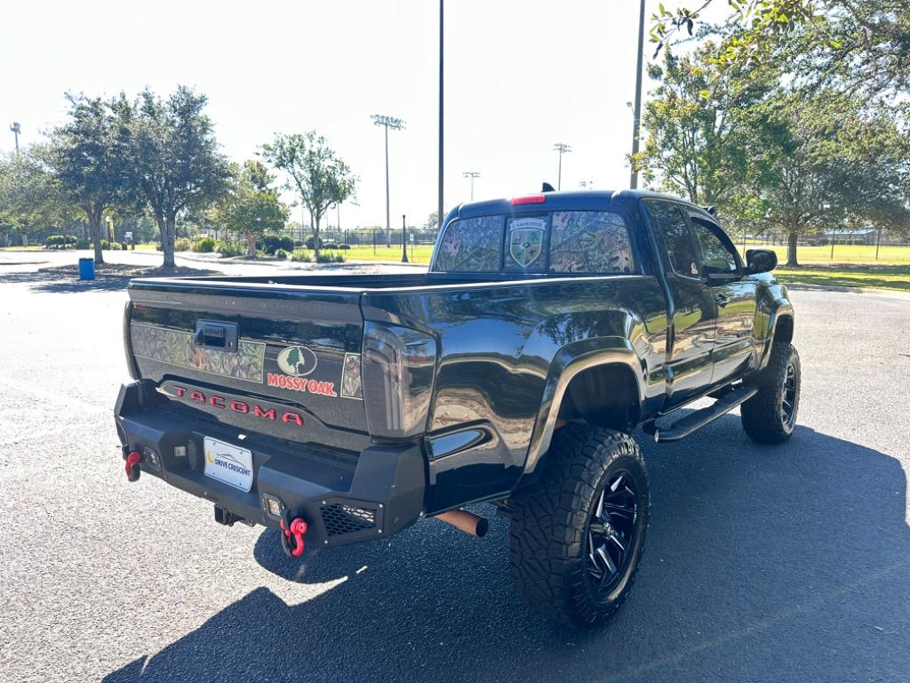 2017 Toyota Tacoma SR5 17