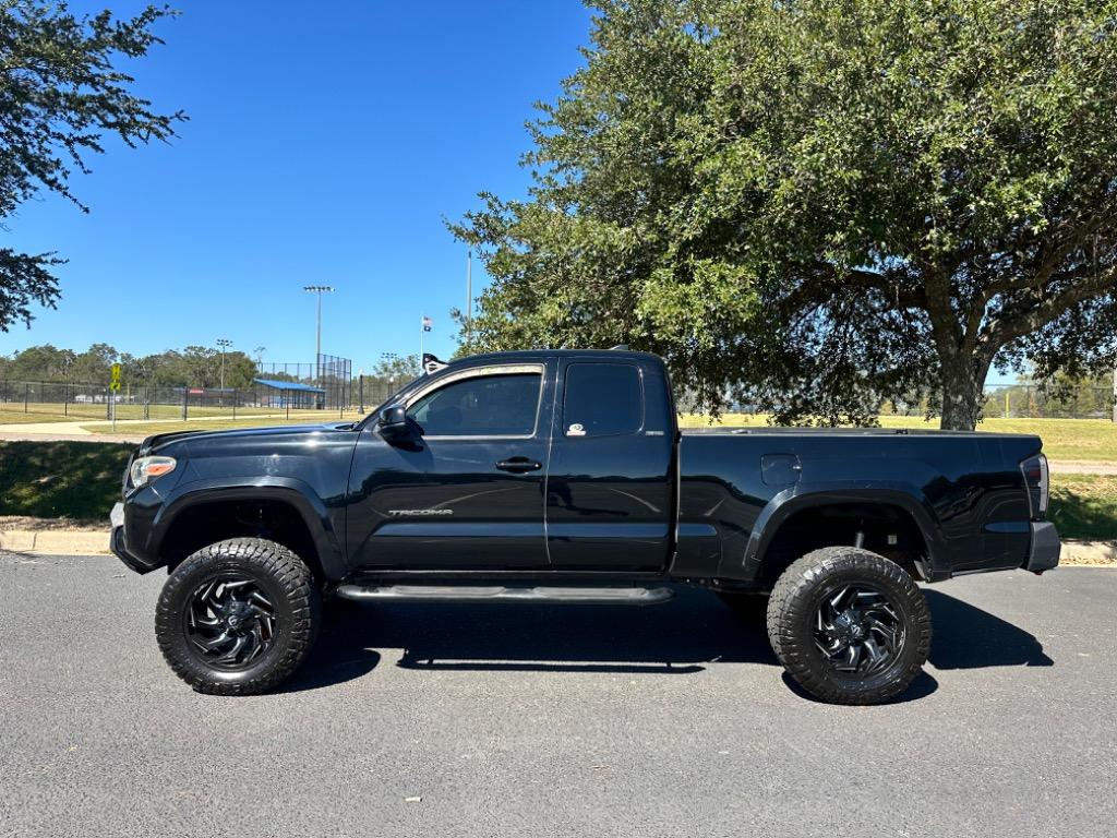 2017 Toyota Tacoma SR5 4