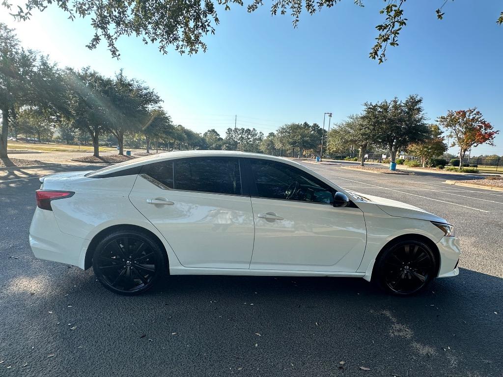 2022 Nissan Altima SR Midnight  15