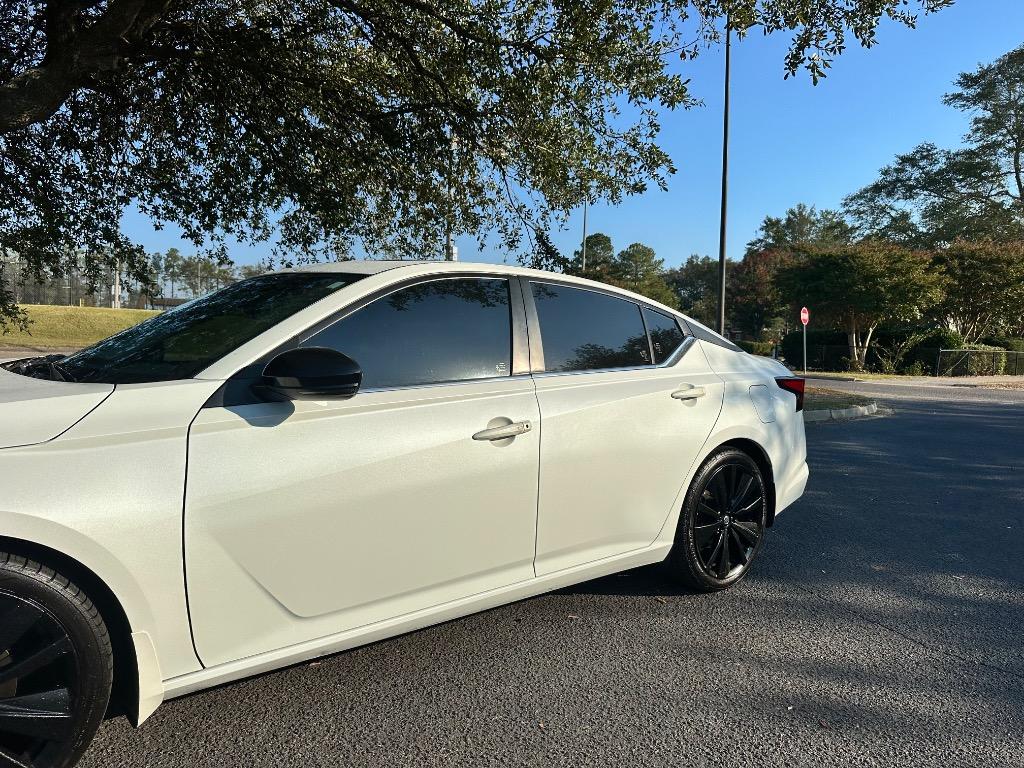 2022 Nissan Altima SR Midnight  3