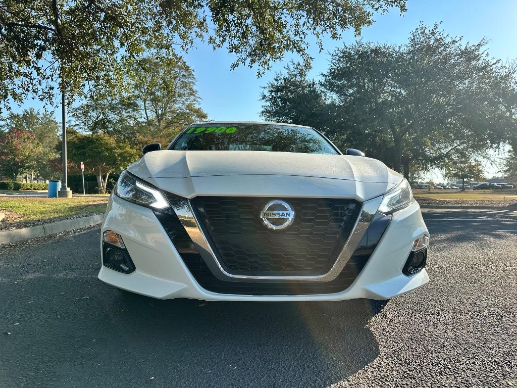 2022 Nissan Altima SR Midnight  22