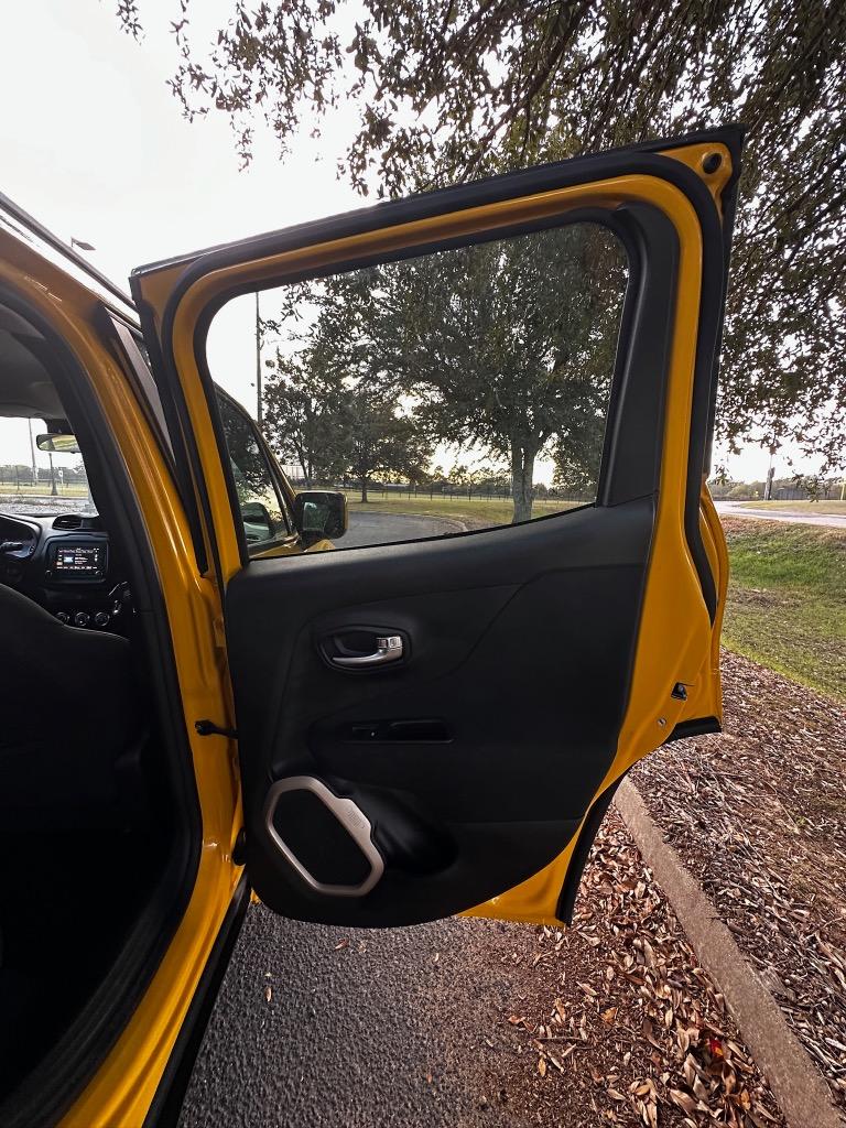 2017 Jeep Renegade Latitude 19