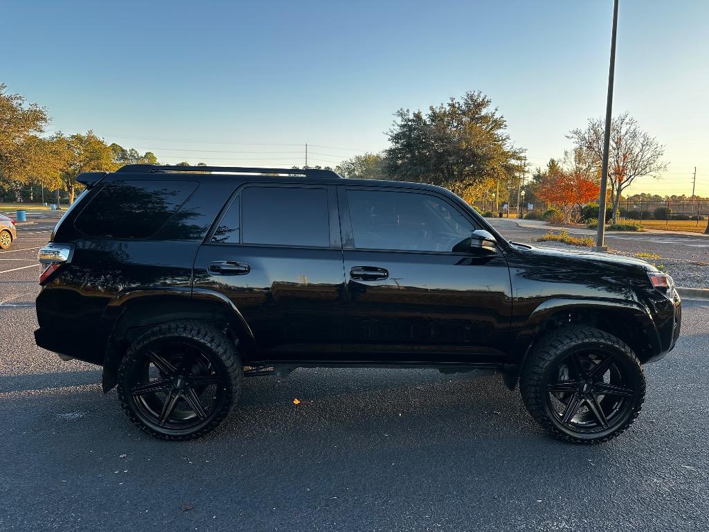 2021 Toyota 4Runner SR5 17