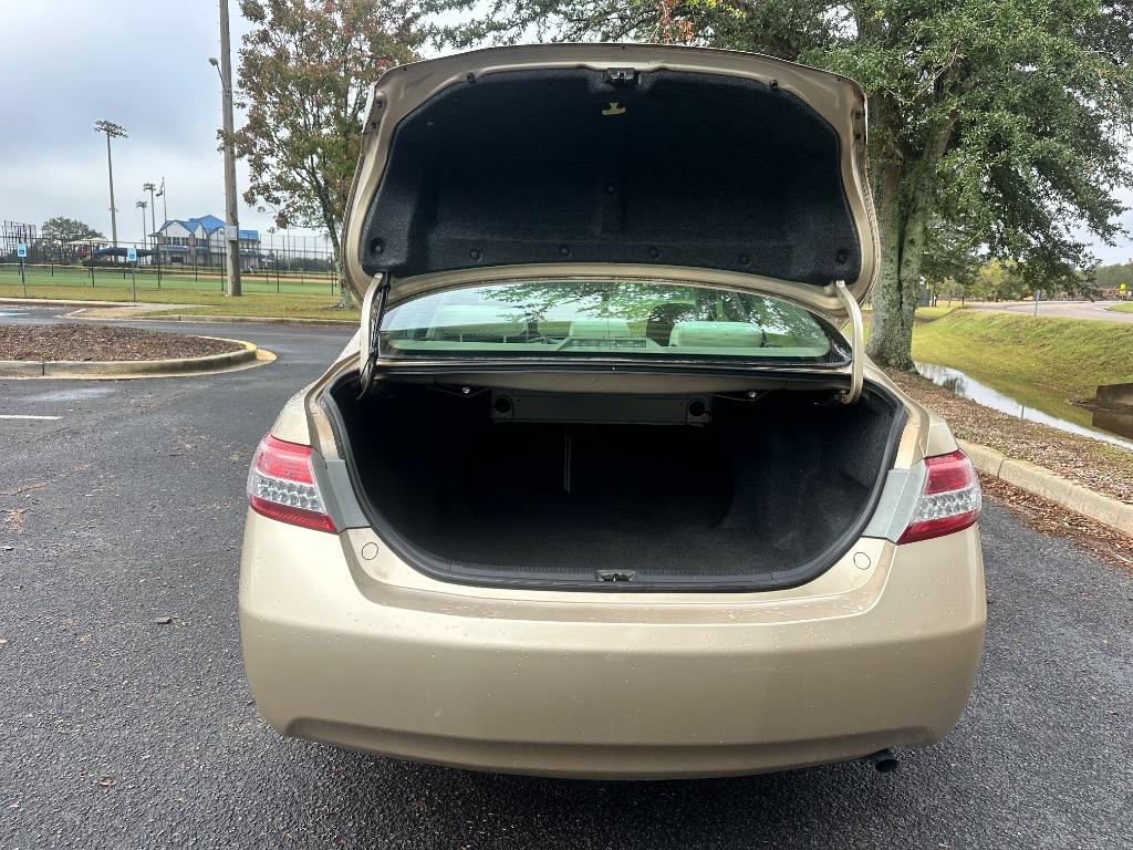 2011 Toyota Camry LE 15