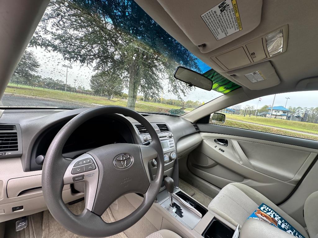 2011 Toyota Camry LE 7