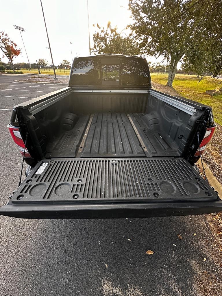 2020 Nissan Titan Pro 4X 14