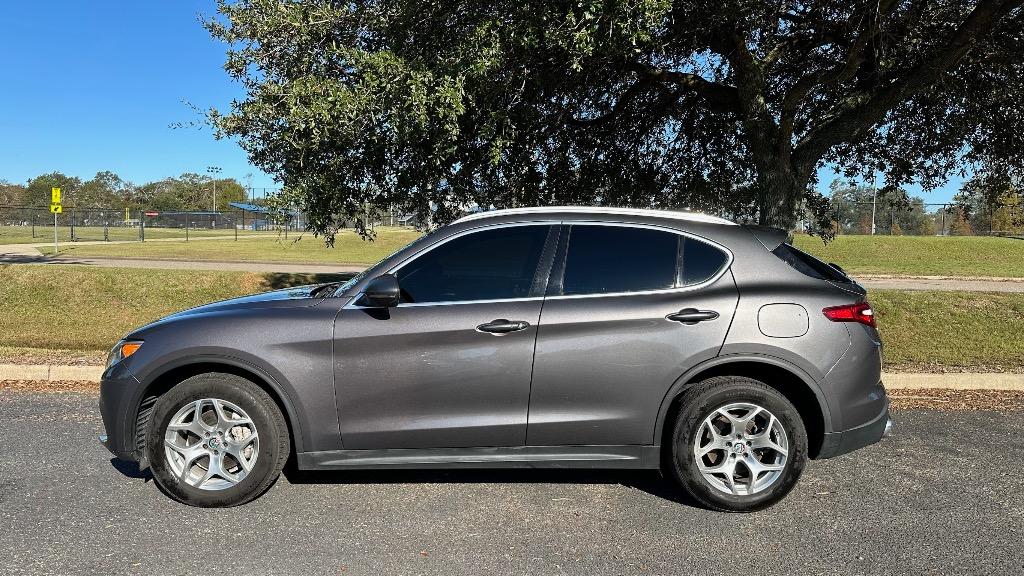 2019 Alfa Romeo Stelvio  3