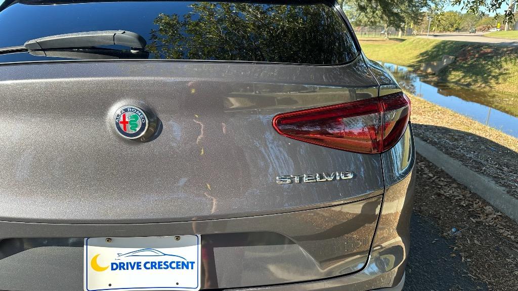 2019 Alfa Romeo Stelvio  7