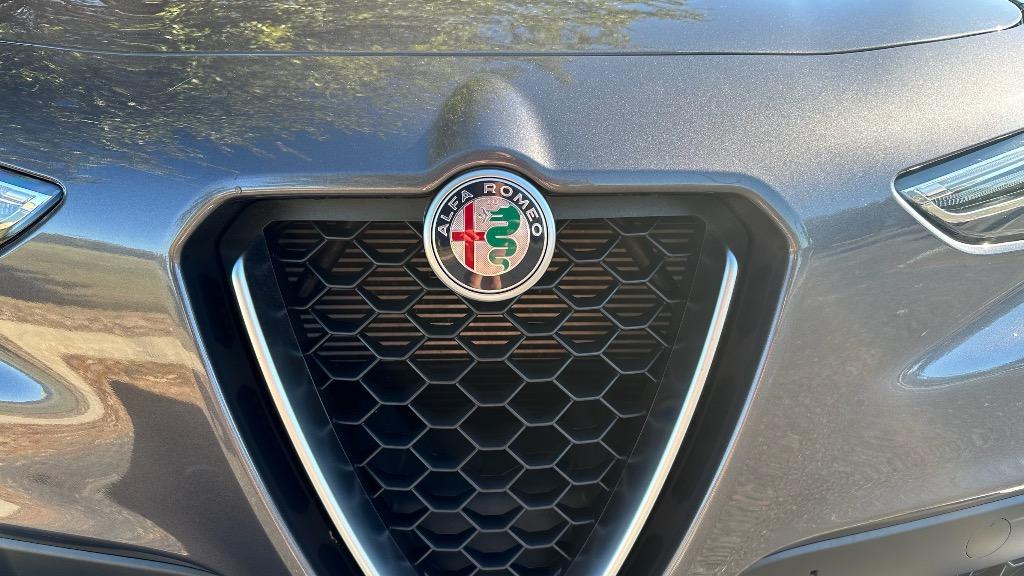 2019 Alfa Romeo Stelvio  10