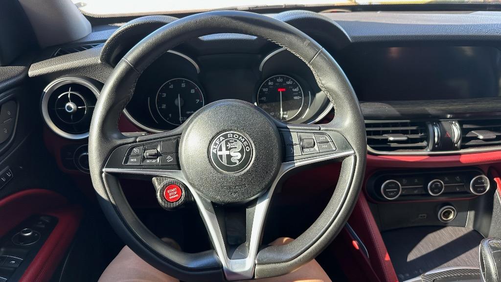 2019 Alfa Romeo Stelvio  19