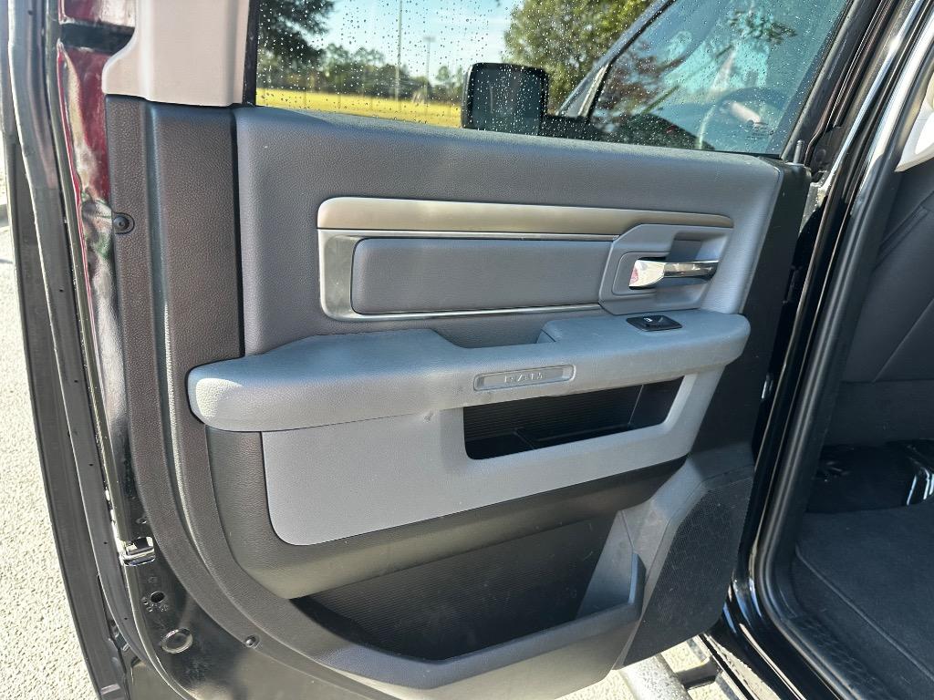 2019 Ram 1500 DS Classic Warlock  12