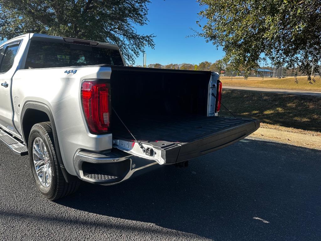 2020 GMC Sierra 1500 SLT 17