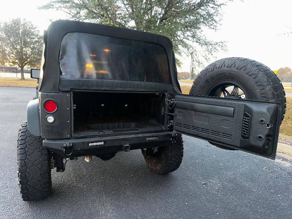 2016 Jeep Wrangler Unlimited Sport 13