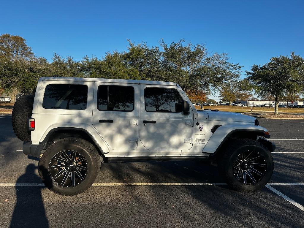 2018 Jeep All-New Wrangler Unlimited Sahara 14