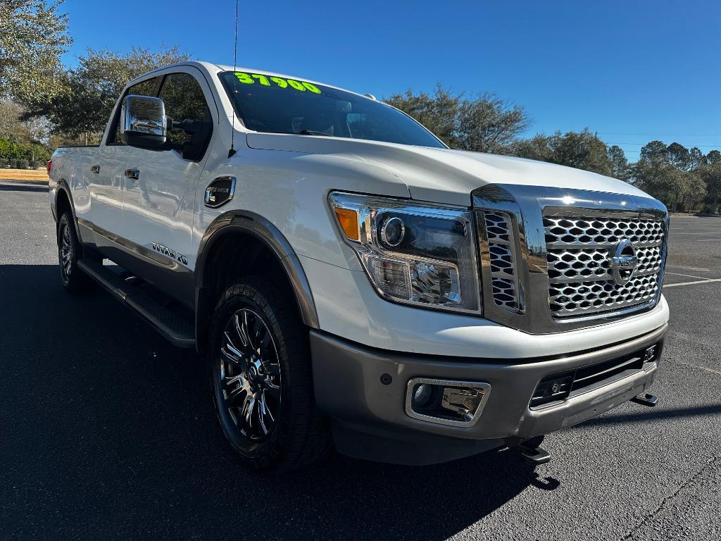 2019 Nissan Titan XD Platinum Reserve  27