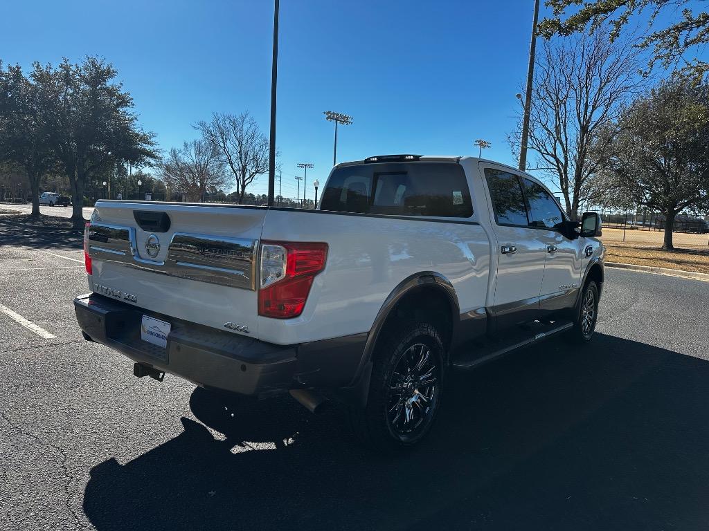 2019 Nissan Titan XD Platinum Reserve  19