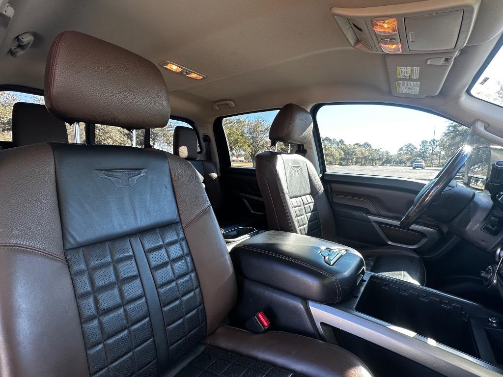 2019 Nissan Titan XD Platinum Reserve  25