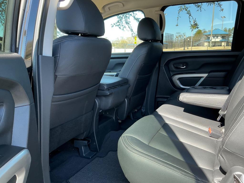 2023 Nissan Titan SV photo