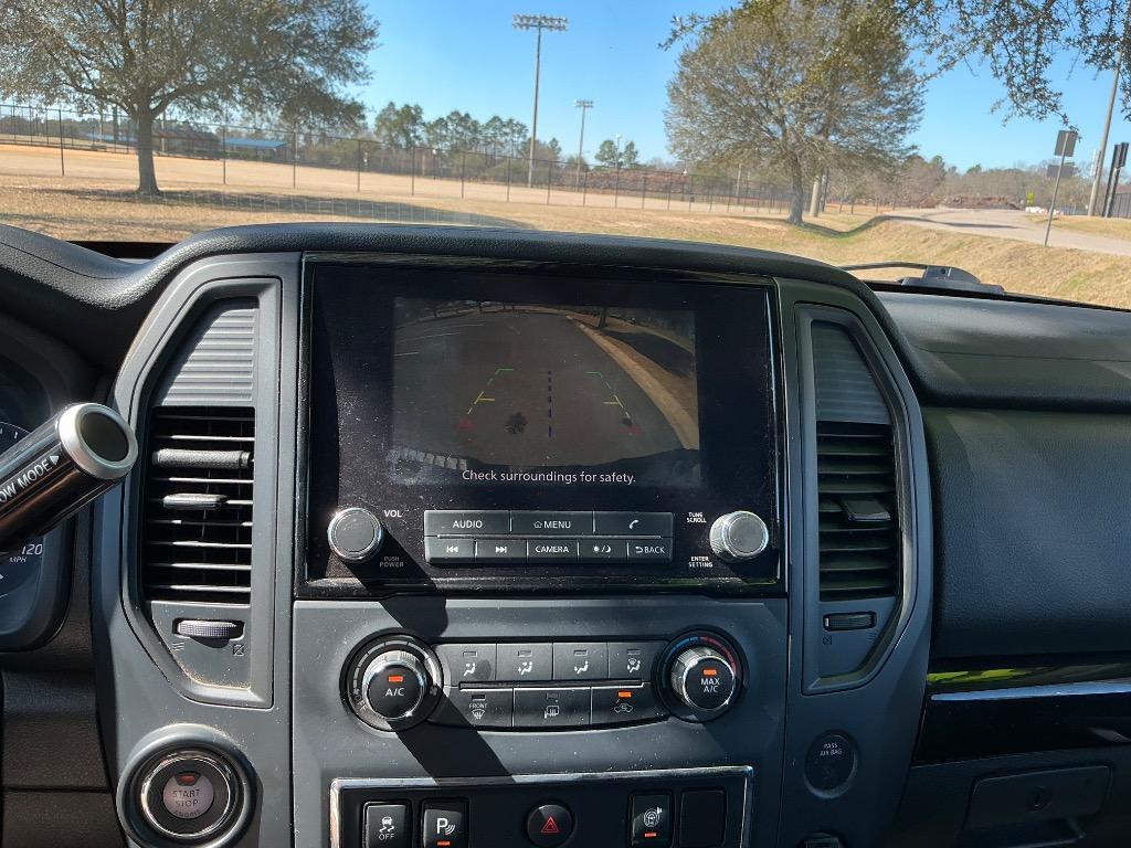 2023 Nissan Titan SV photo