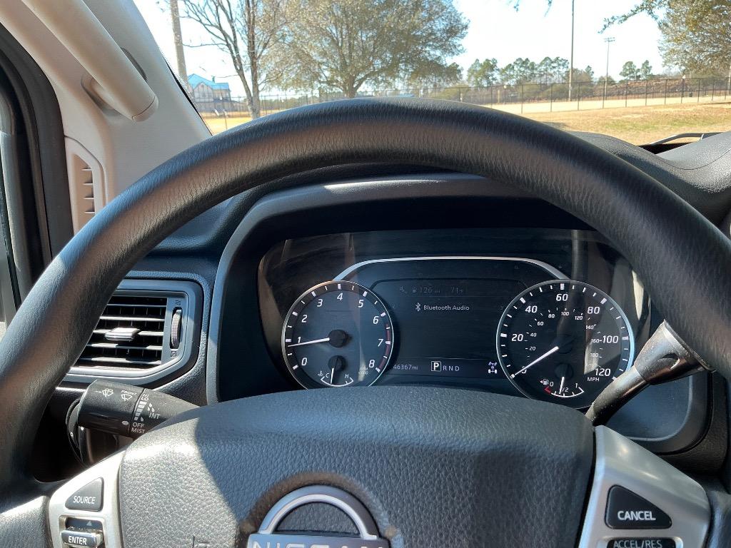 2023 Nissan Titan SV photo